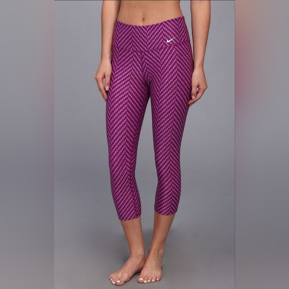 Nike Legend 2.0 Zig Zag Capri Leggings Size Small - Picture 2 of 10